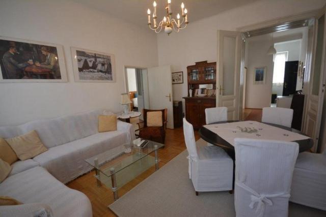 Vienna Holiday Apartments Екстериор снимка