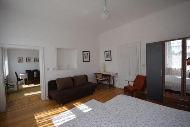 Vienna Holiday Apartments Екстериор снимка
