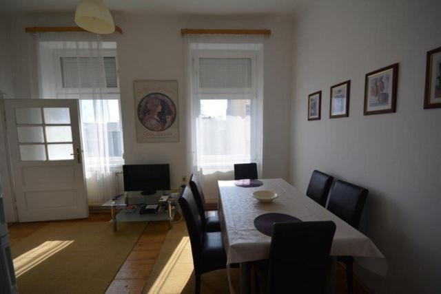 Vienna Holiday Apartments Екстериор снимка
