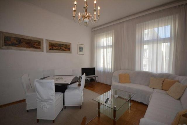 Vienna Holiday Apartments Екстериор снимка