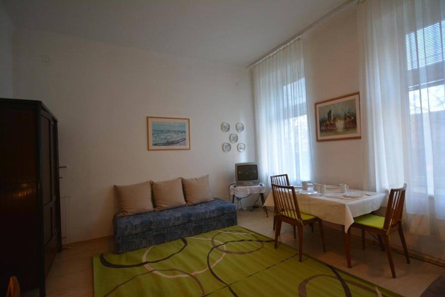 Vienna Holiday Apartments Екстериор снимка